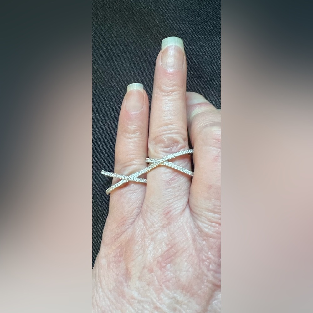 Nice & Bella Double Criss-Cross Ring - Picture 4 of 4